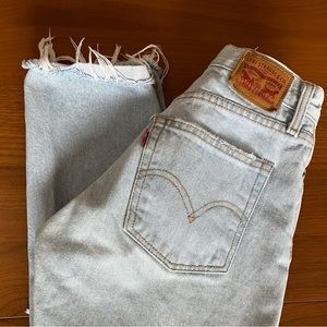 LEVIS | High-Rise Wedgie Straight | 24 (Tailored) | Light Wash